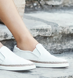 softmoc vionic sandals