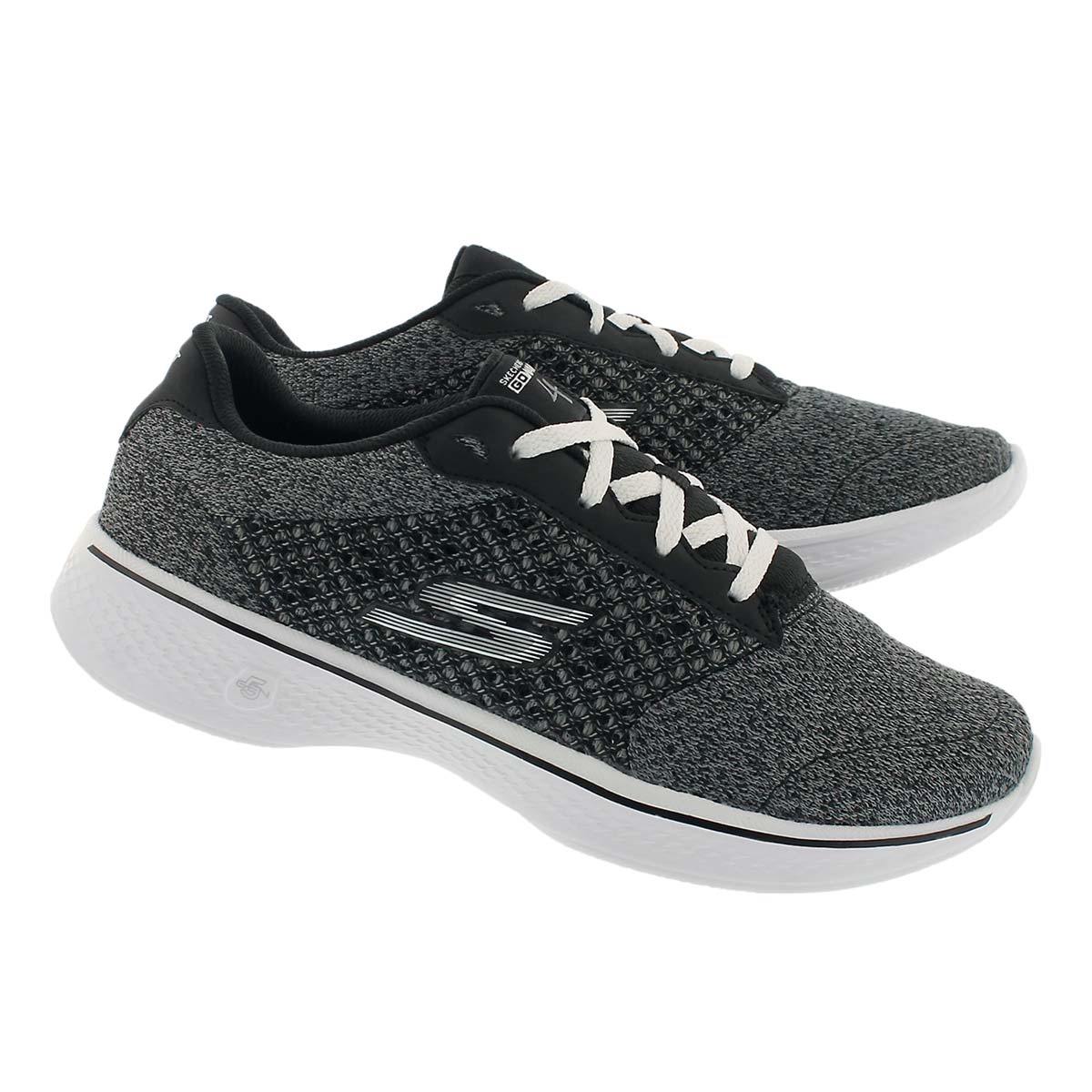 Lds GO Walk 4 Exceed bk/wt lace up shoe