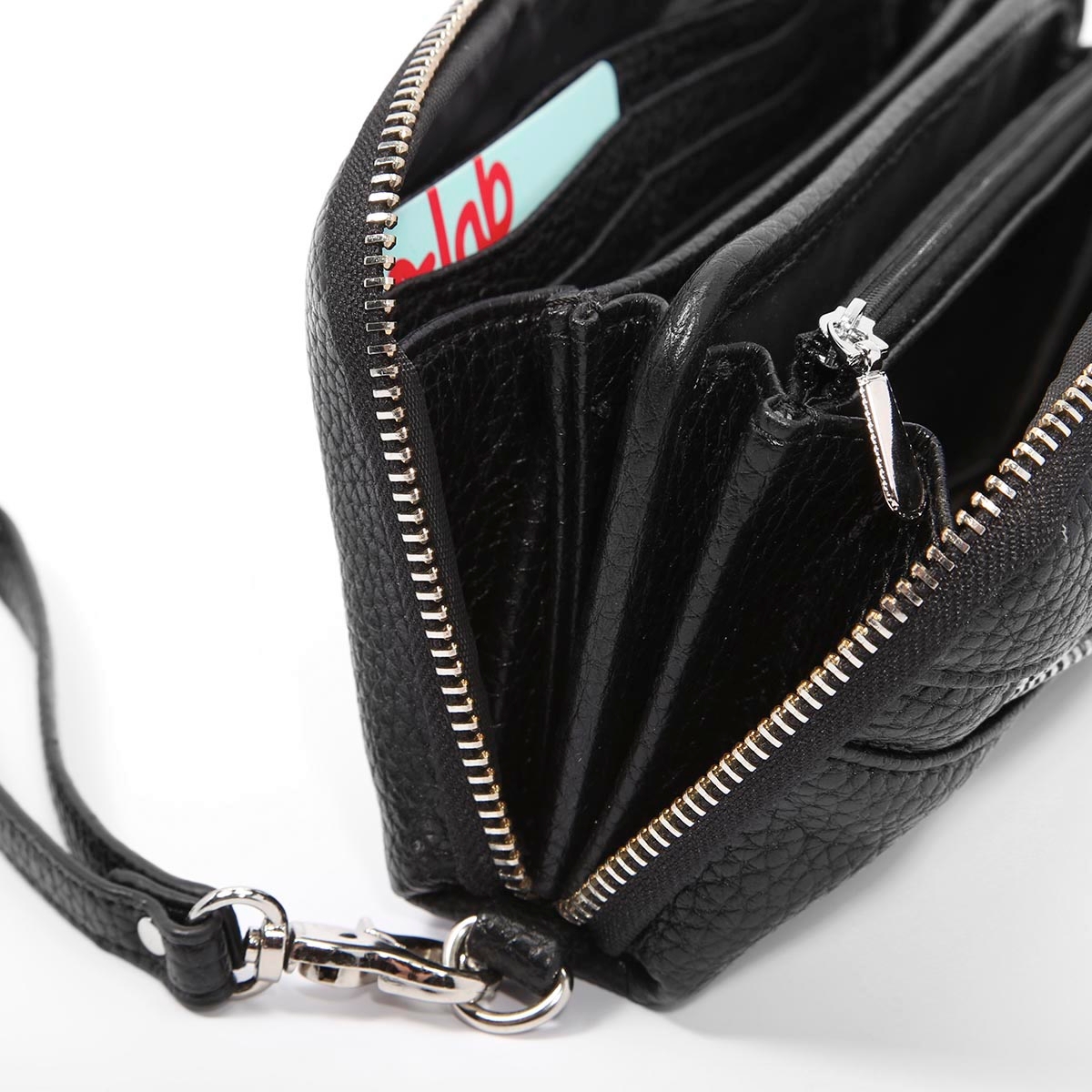 Lds blk croco print wristlet wallet