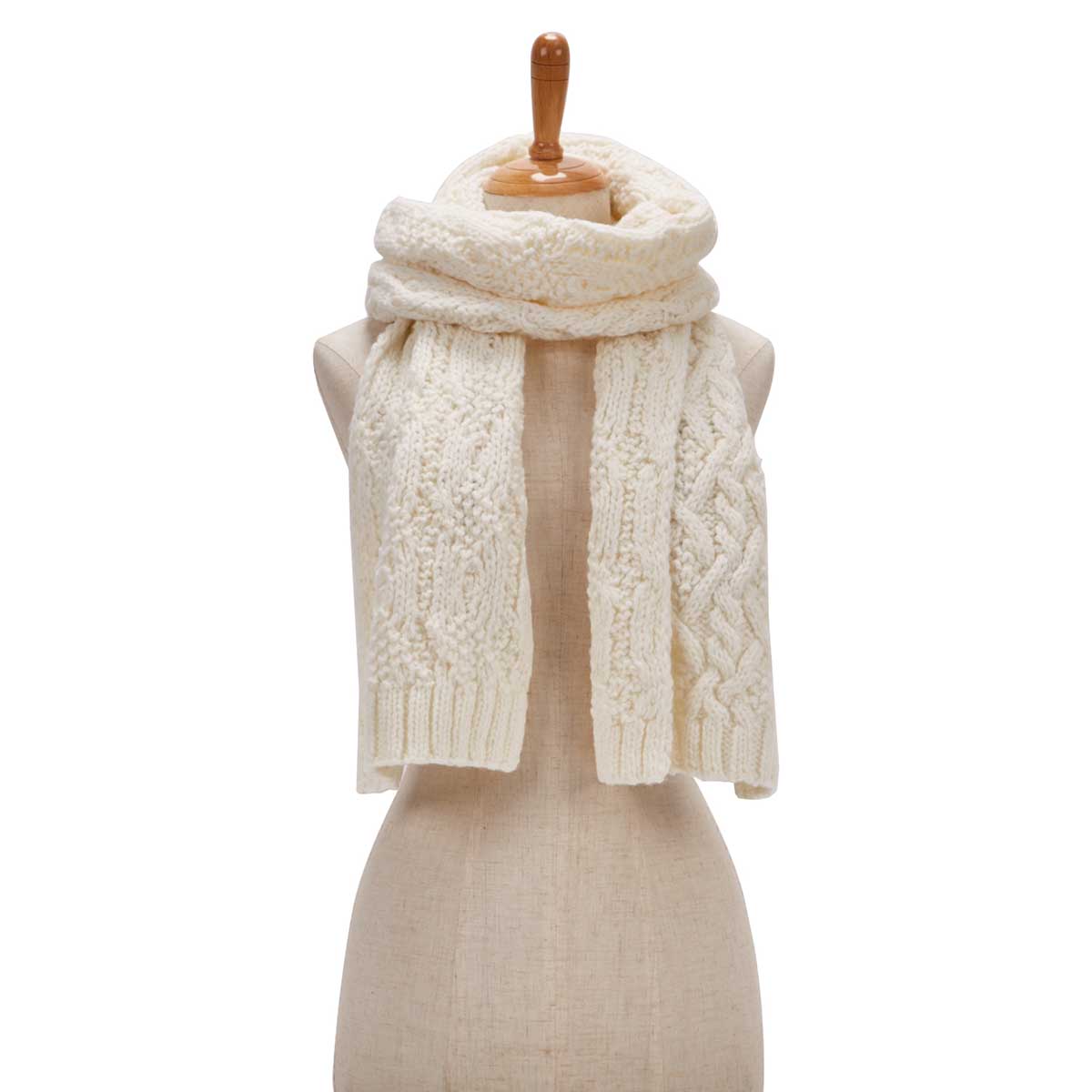 Lds Cable Knit off white scarf