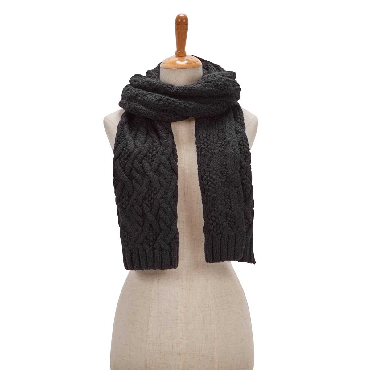 Lds Cable Knit black scarf