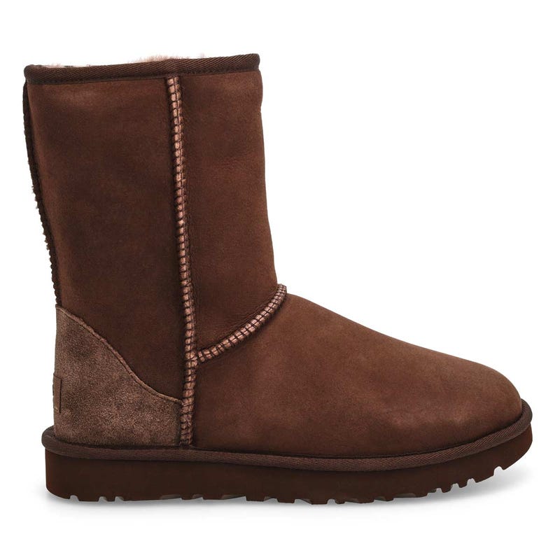 Botte en peau de mouton Classic Short II pour femmes - cacao poudré