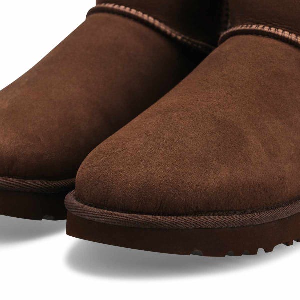 Botte en peau de mouton Classic Short II pour femmes - cacao poudré