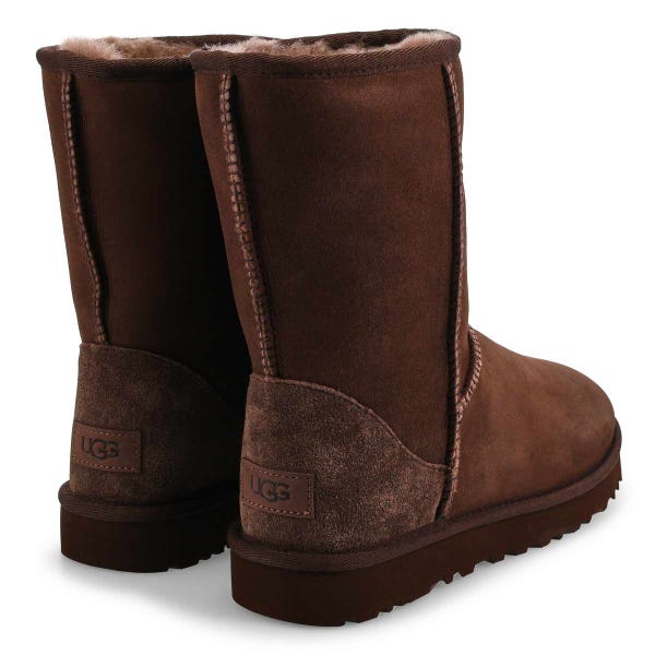 Botte en peau de mouton Classic Short II pour femmes - cacao poudré