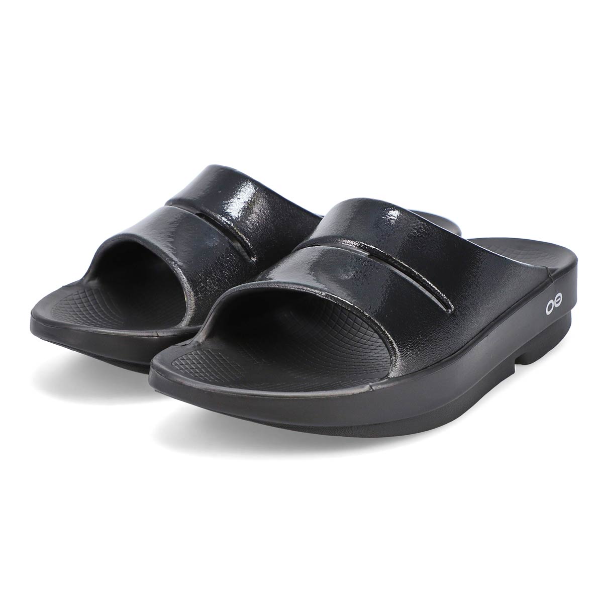 OOFOS Women's Ooahh Luxe Sandal - Black | SoftMoc.com