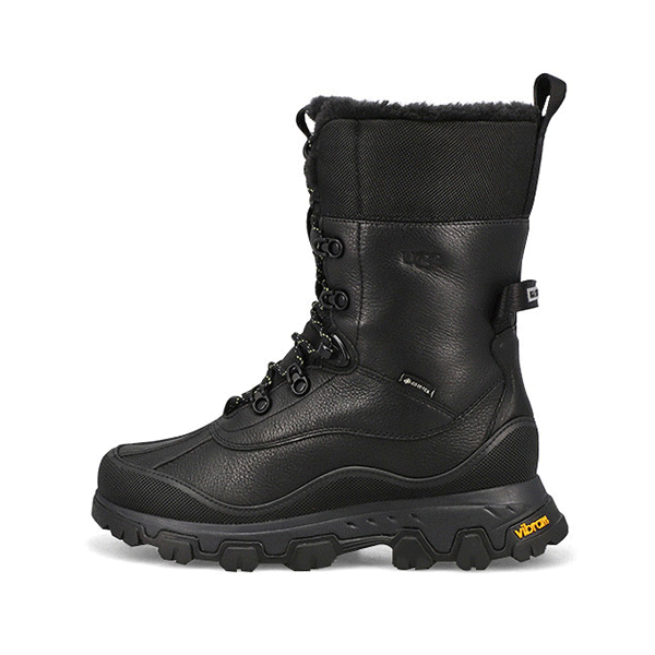 Black on sale adirondack uggs