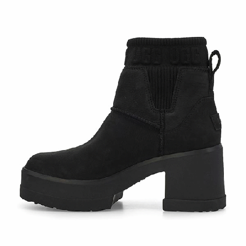 UGG Women's Moxy Platform Chelsea Boot - Bla | SoftMoc.com