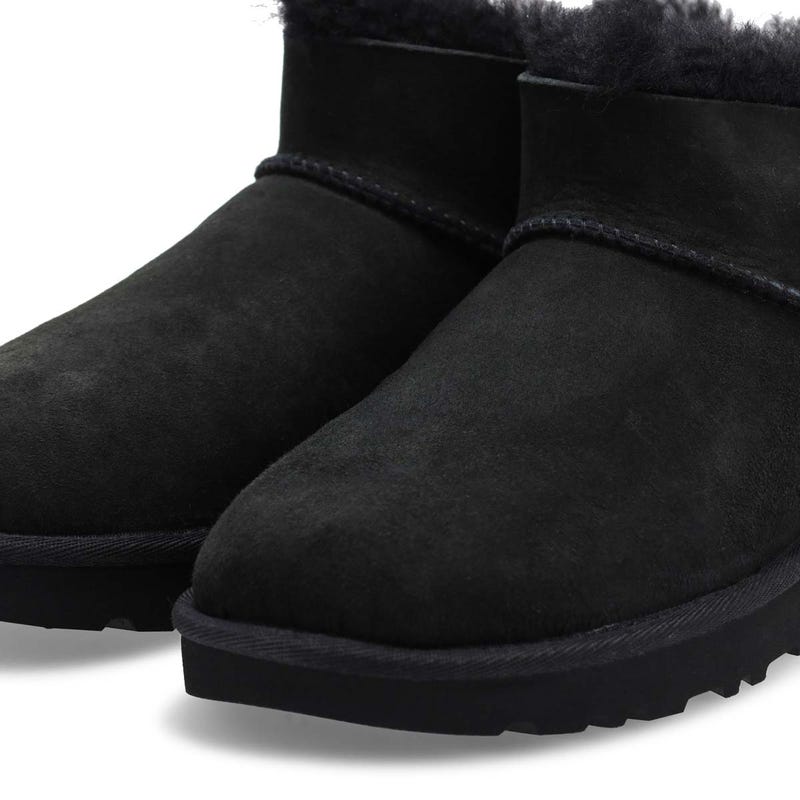 Women's Ultra Mini Bailey Bow Sheepskin Boot - Bla