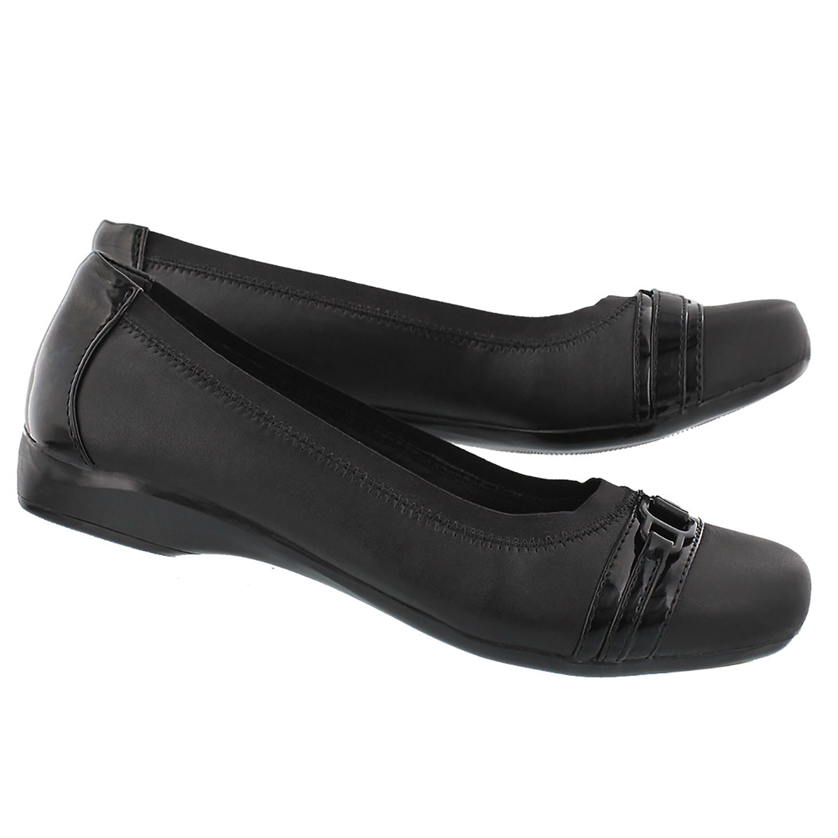 clarks women's kinzie light loafer flat