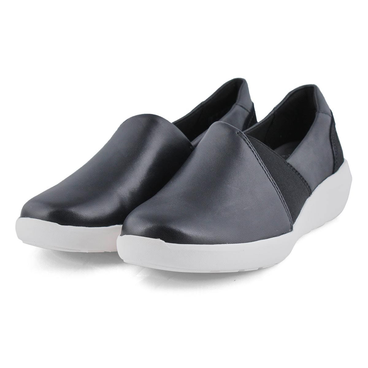 Clarks Women's Kayleigh Step Slip On Shoe B