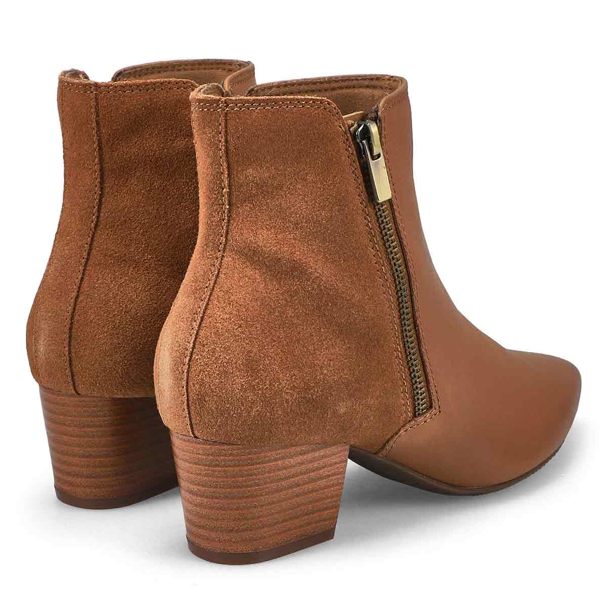 Claudia, Le Tue Nuove Scarpe Da Lavoro: Décolleté Clarks Ellanie Hope, Pelle Nera E Tacco Block, Il Massimo Del Comfort Per Giornate Infinite (38.5 EU)