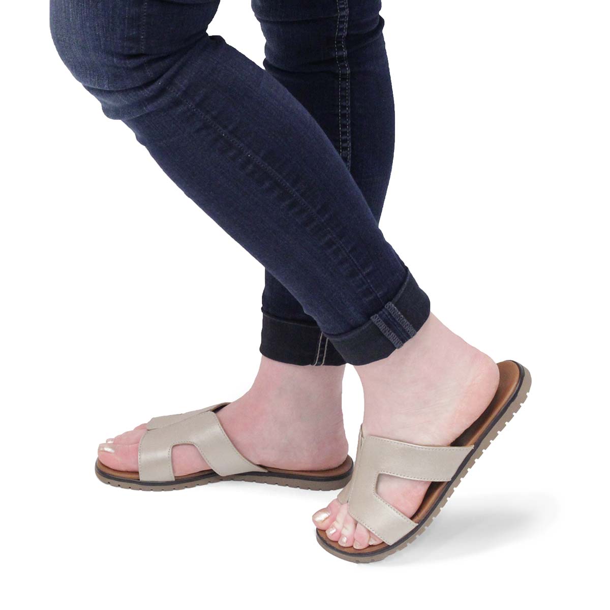 SoftMoc Women's GILLIAN white slide sandals | SoftMoc.com