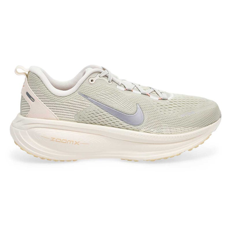 Espadrille de performance pour femmes Vomero 18 - Gris os clair/Argent/Orange arctique