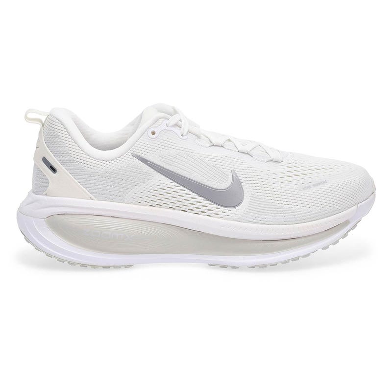 Espadrille de performance Vomero 18 pour femme - Blanc/Argent métallique/Poussière de photon