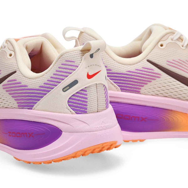 Women's  Vomero 18 Performance Sneaker - Chalk/Tattoo/Pink Faom/Bright Violet