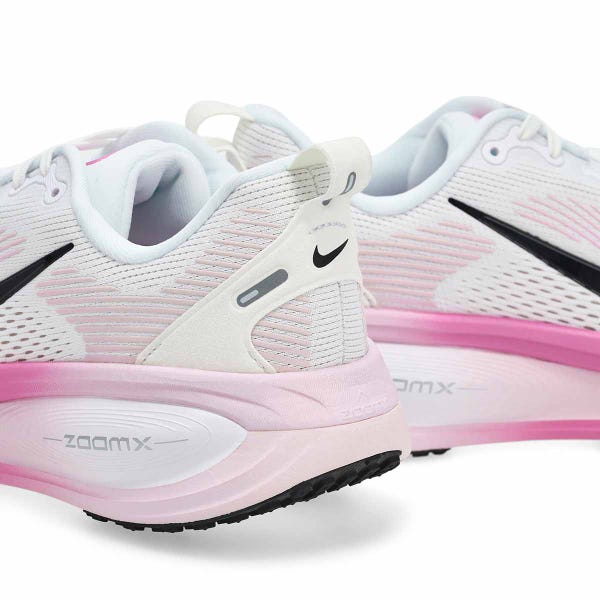 Women's Vomero 18 Performance Sneaker - White/Black/Bleached Lilac/Light Magenta