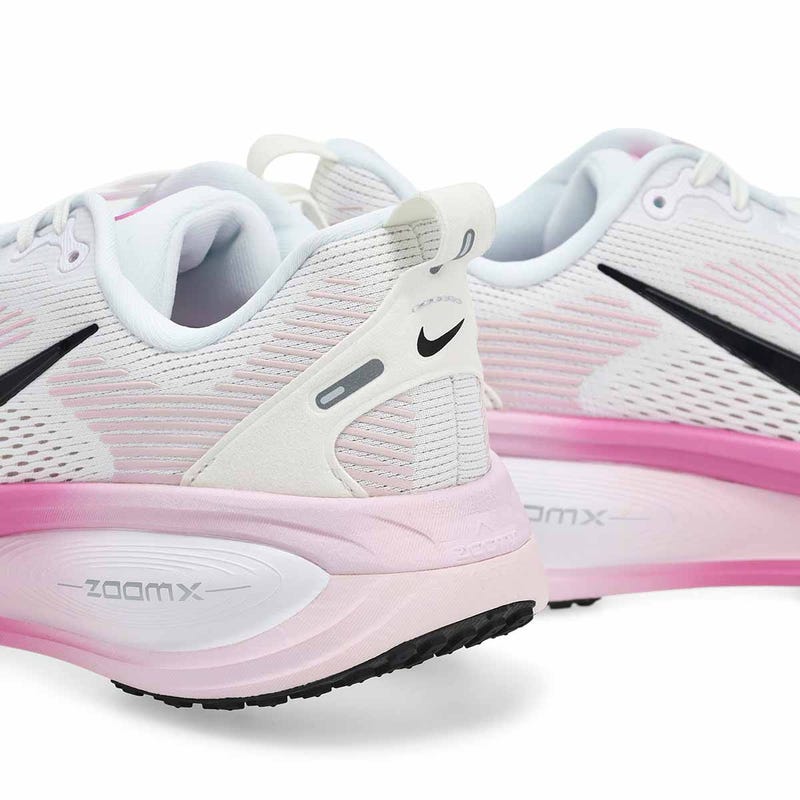 Women's Vomero 18 Performance Sneaker - White/Black/Bleached Lilac/Light Magenta