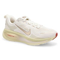 Women's  Vomero 18 Performance Running Shoe - Sail/Metallic Gold Grain/Light Khaki