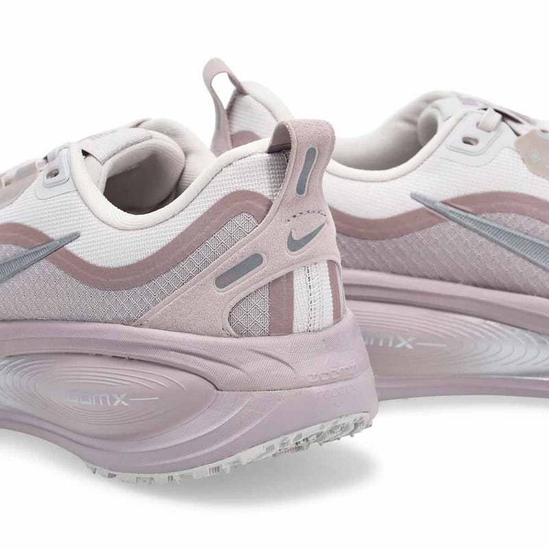 Women's Vomero 18 Gortex Performance Sneaker - Grey/Purple