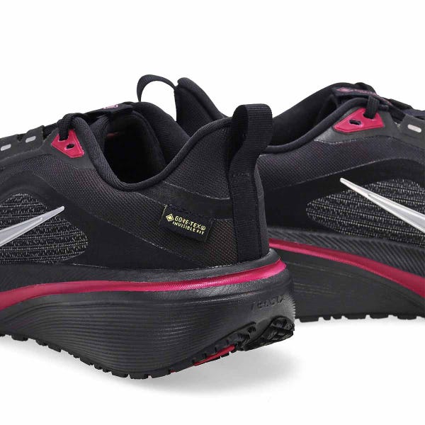 Women's Pegasus 42 Gortex Performance Sneaker - Black/Silver