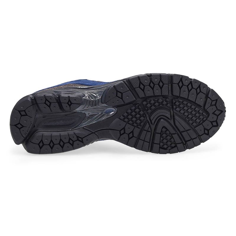 Men's 2002R Lace Up Sneaker - Dark Night/Black