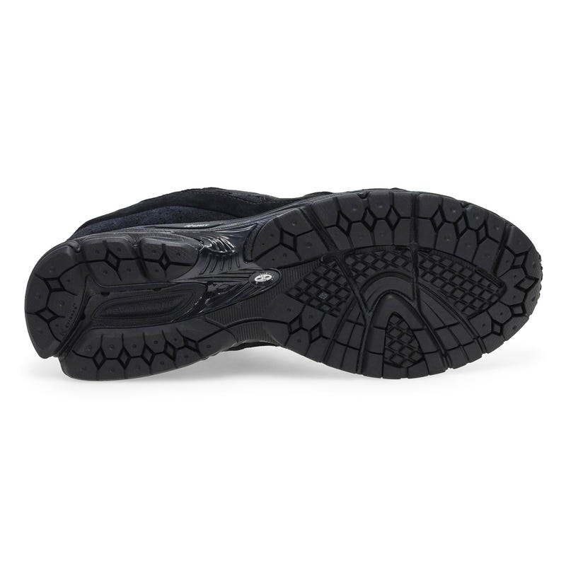 Men's 2002R Lace Up Sneaker - Black/Black Metallic