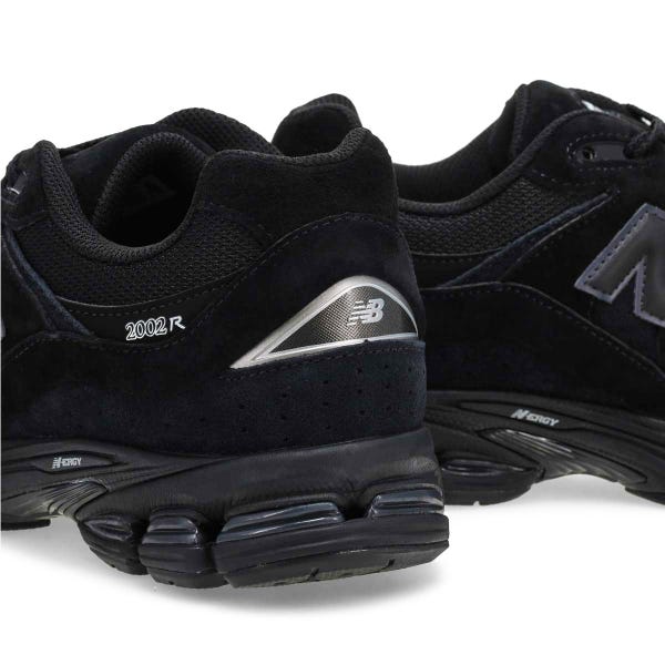 Men's 2002R Lace Up Sneaker - Black/Black Metallic