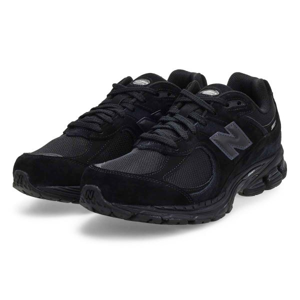 Men's 2002R Lace Up Sneaker - Black/Black Metallic