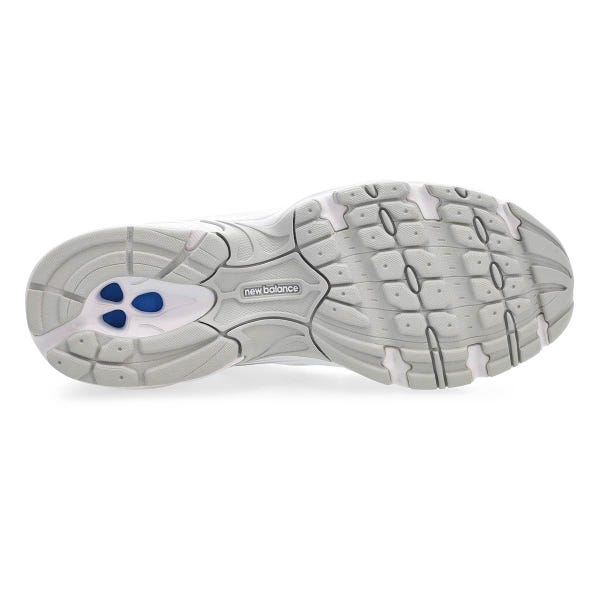 Woemn's  530 Lace Up Sneaker - White