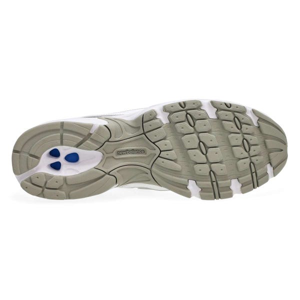 Men's 740 Lace Up Sneaker - White/Metallic Silver