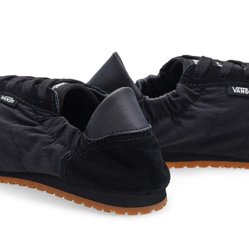 Women's  Collapse Slip On Sneaker - Black